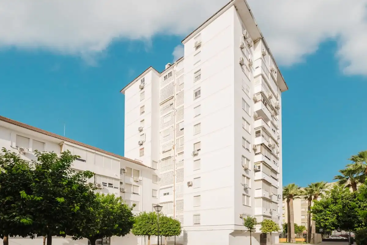 Vista exterior de Piso en venta en Sevilla con Aire acondicionado, Calefacción y Terraza