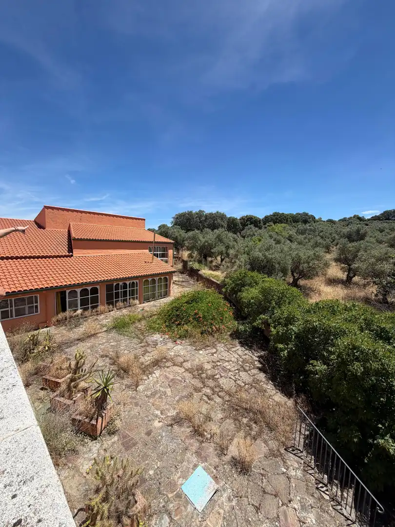 Vista exterior de Casa o xalet en venda en Trujillo amb Aire condicionat, Jardí privat i Traster