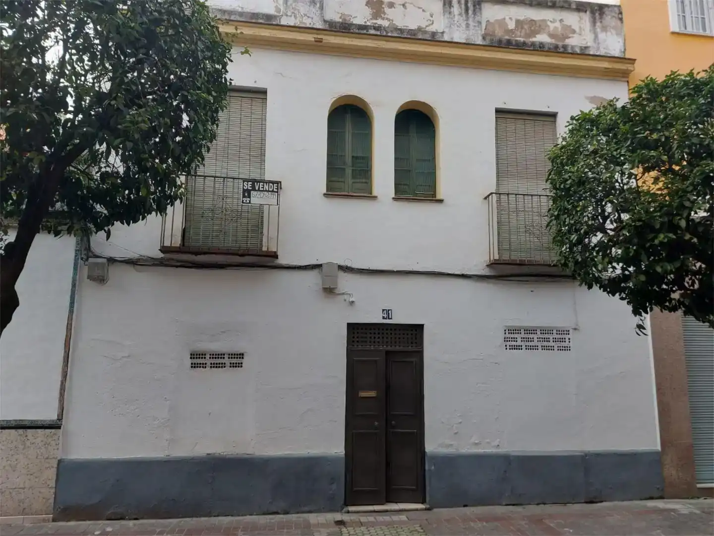Vista exterior de Casa adosada en venda en  Sevilla Capital amb Balcó