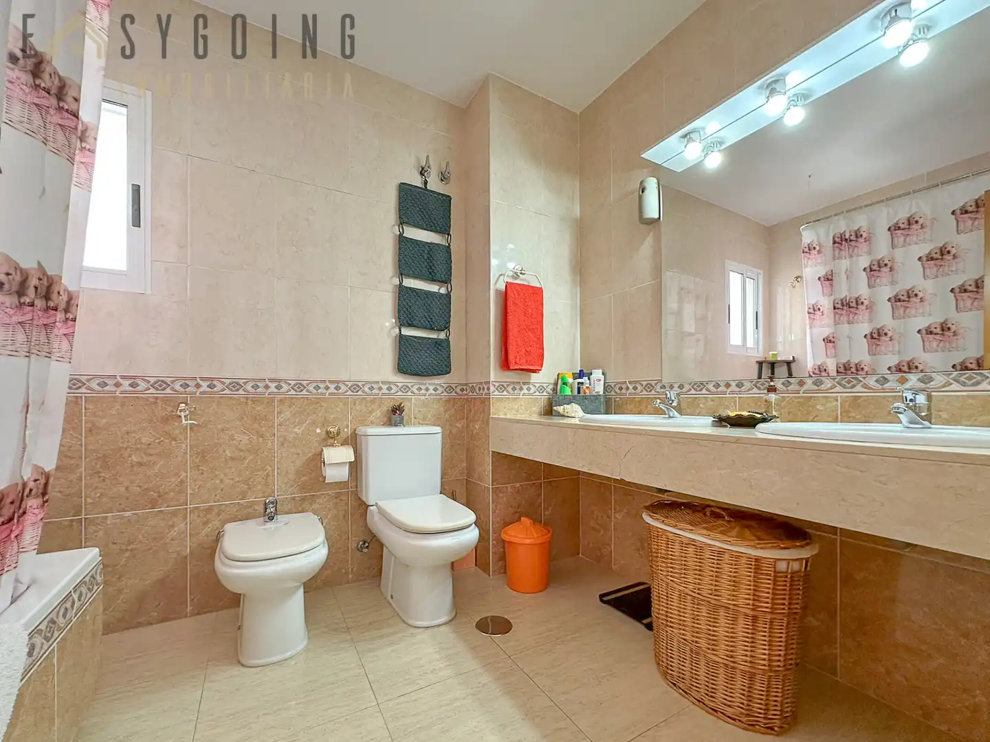Badezimmer von Einfamilien-Reihenhaus zum Verkauf in Santa Pola mit Klimaanlage, Terrasse und Gemeinschaftspool