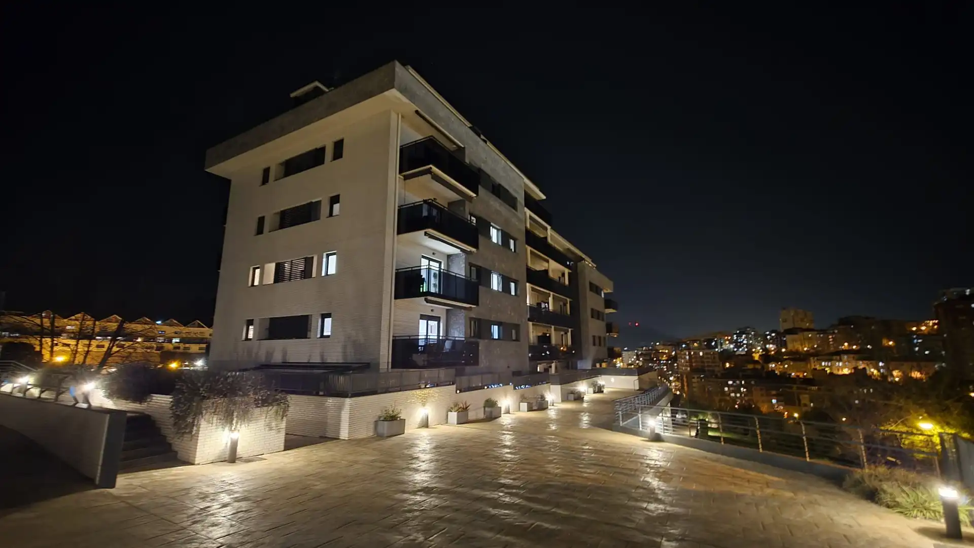 Vista exterior de Dúplex en venda en Donostia - San Sebastián  amb Aire condicionat, Terrassa i Moblat