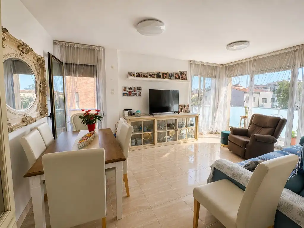 Flat with lift for sale in Calle Illes Canaries, imagen 3