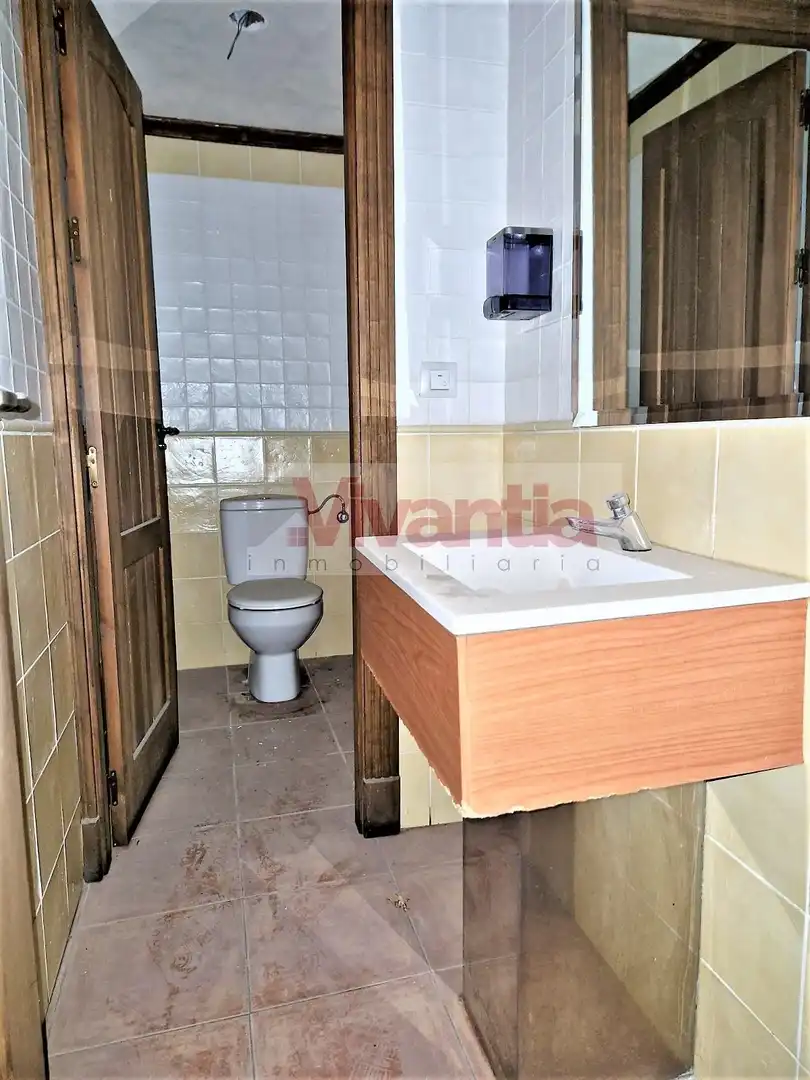 Badezimmer von Geschaftsraum zur Miete in Lorca