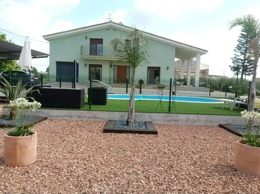 Villa con terrazza in vendita a Deltebre