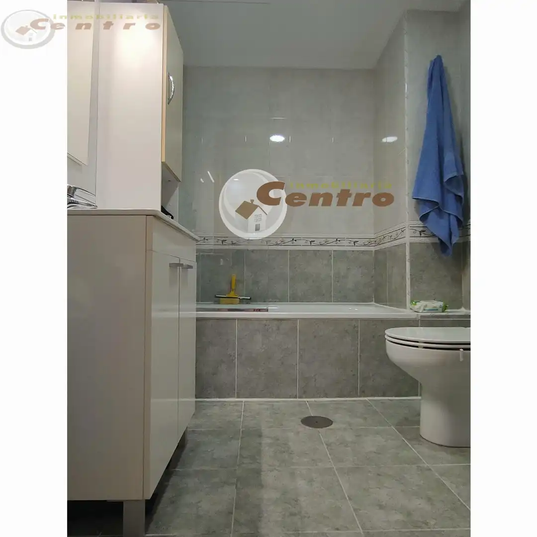 Baño de Piso en venta en Albacete con Calefacción y Balcón