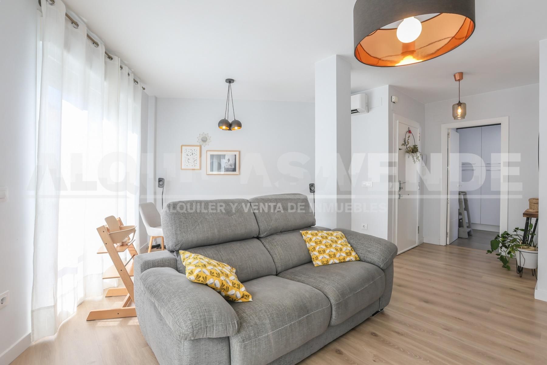Sala d'estar de Pis en venda en  Sevilla Capital amb Aire condicionat, Calefacció i Terrassa