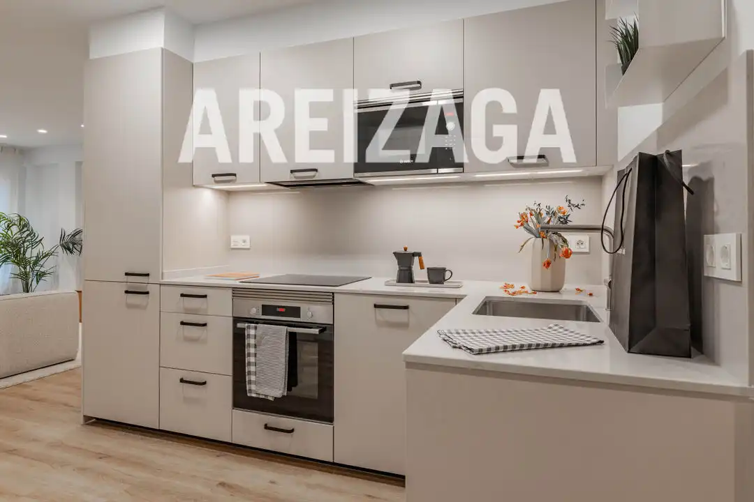 Piso en venta en Karlos I.a Hiribidea carlos, 30, Amara