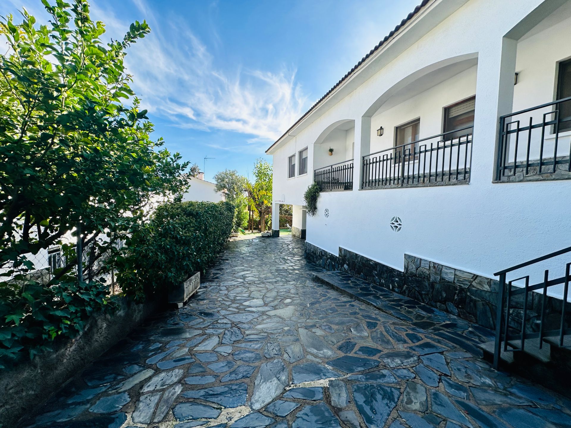 Vista exterior de Casa o chalet en venta en Santa Eulàlia de Ronçana con Aire acondicionado, Calefacción y Jardín privado