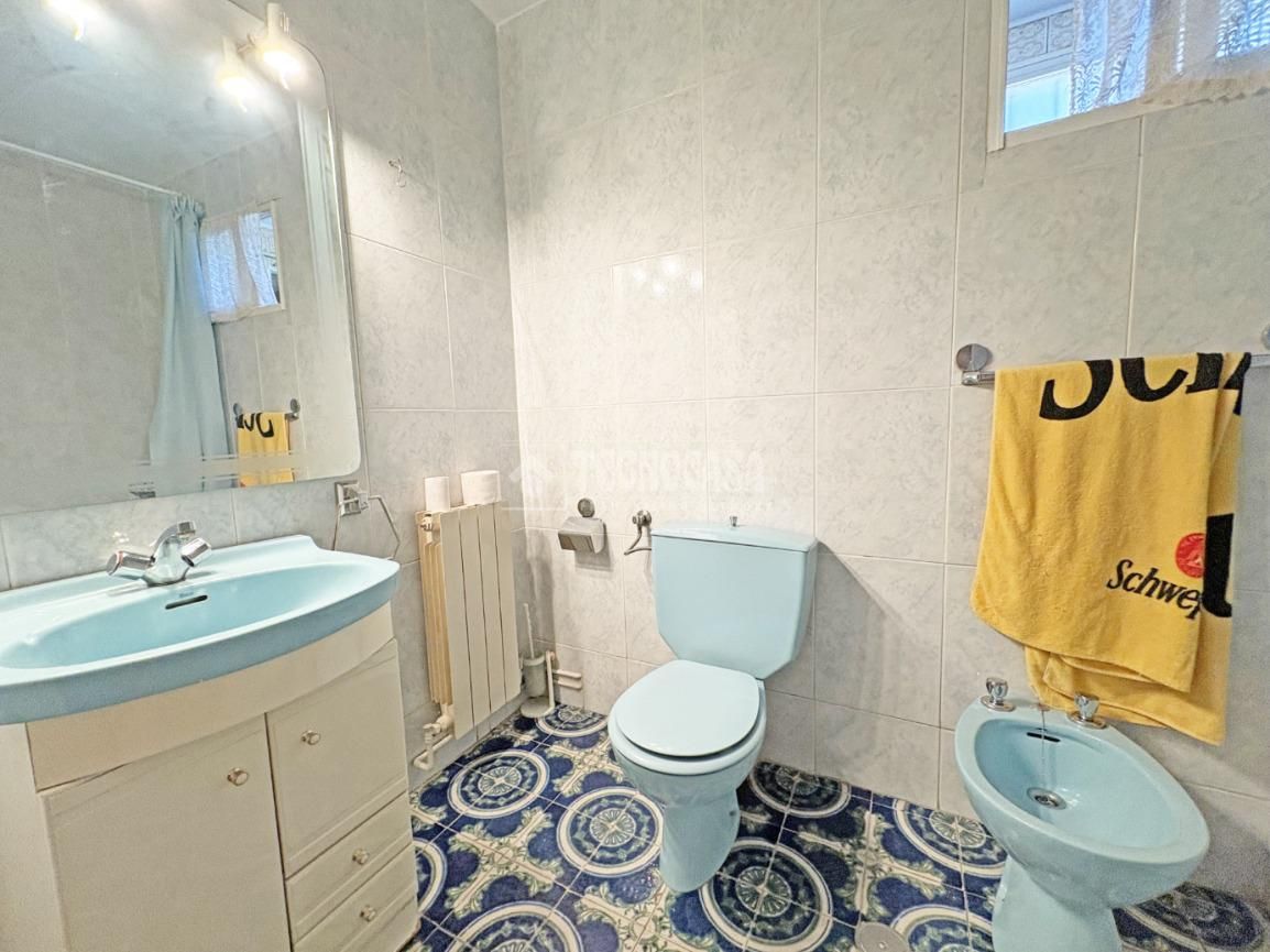 Bathroom of Flat for sale in  Madrid Capital  with Heating