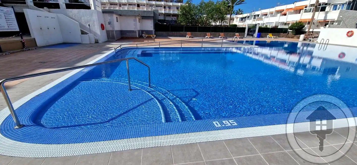 Piscina de Planta baixa en venda en Arona