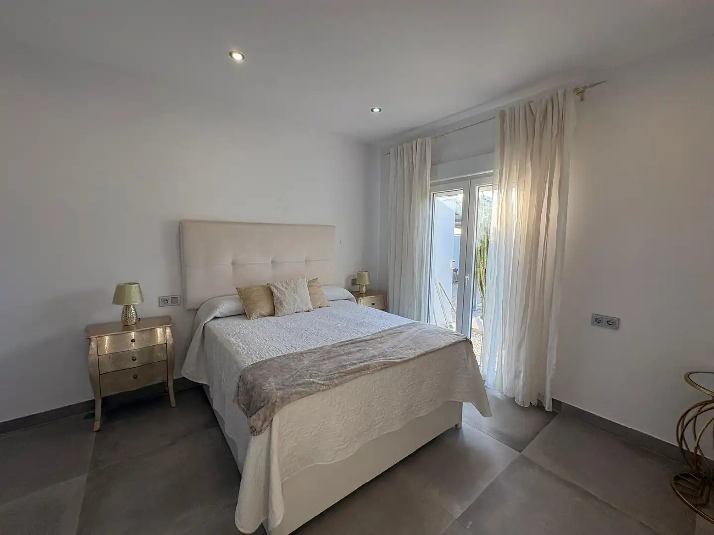 Dormitori de Casa o xalet en venda en Chiclana de la Frontera amb Aire condicionat, Jardí privat i Traster