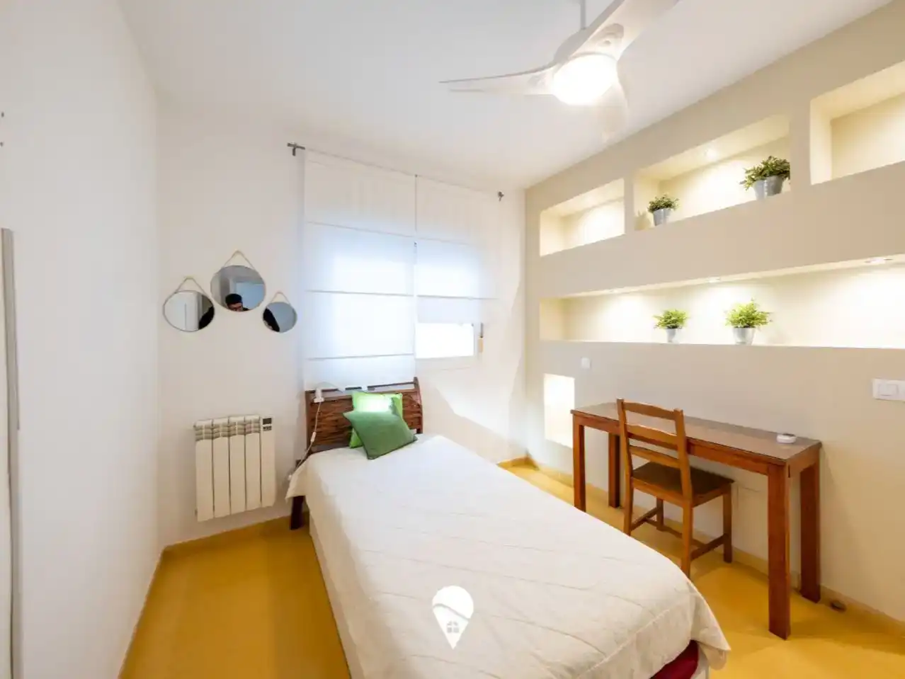 Habitación de Piso en venta en Roquetas de Mar con Amueblado y Balcón