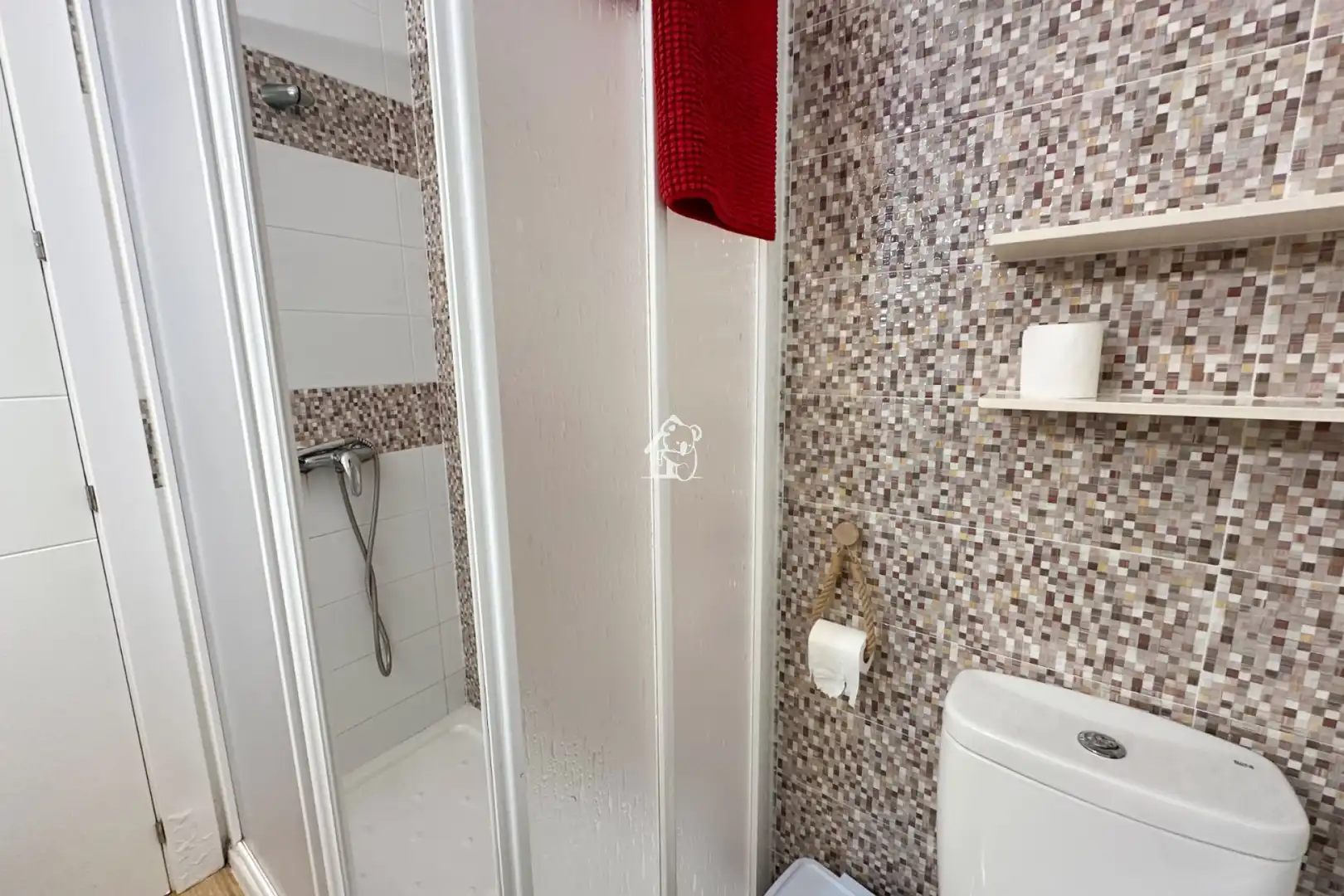 Bany de Apartament de lloguer en Torrevieja amb Terrassa, Moblat i Forn