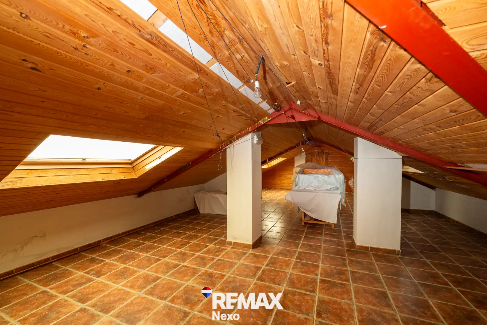 Buildings for sale in San Llorente