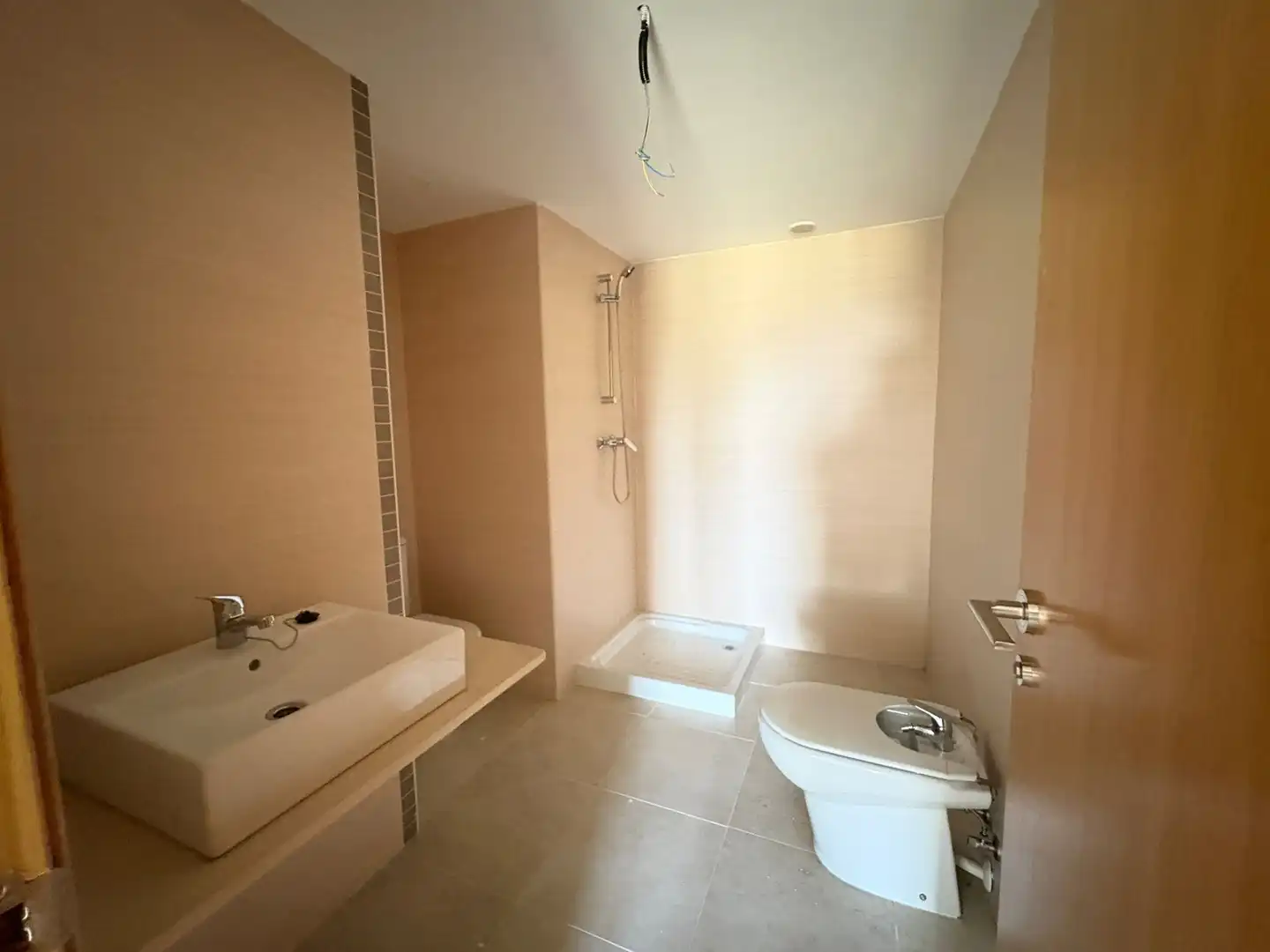 Bathroom of Flat for sale in La Pobla Llarga  with Air Conditioner, Heating and Terrace