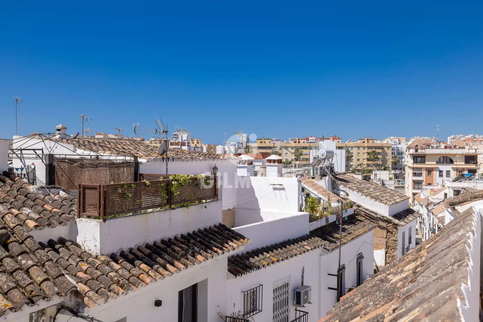 Vista exterior de Casa adosada en venta en Estepona con Calefacción