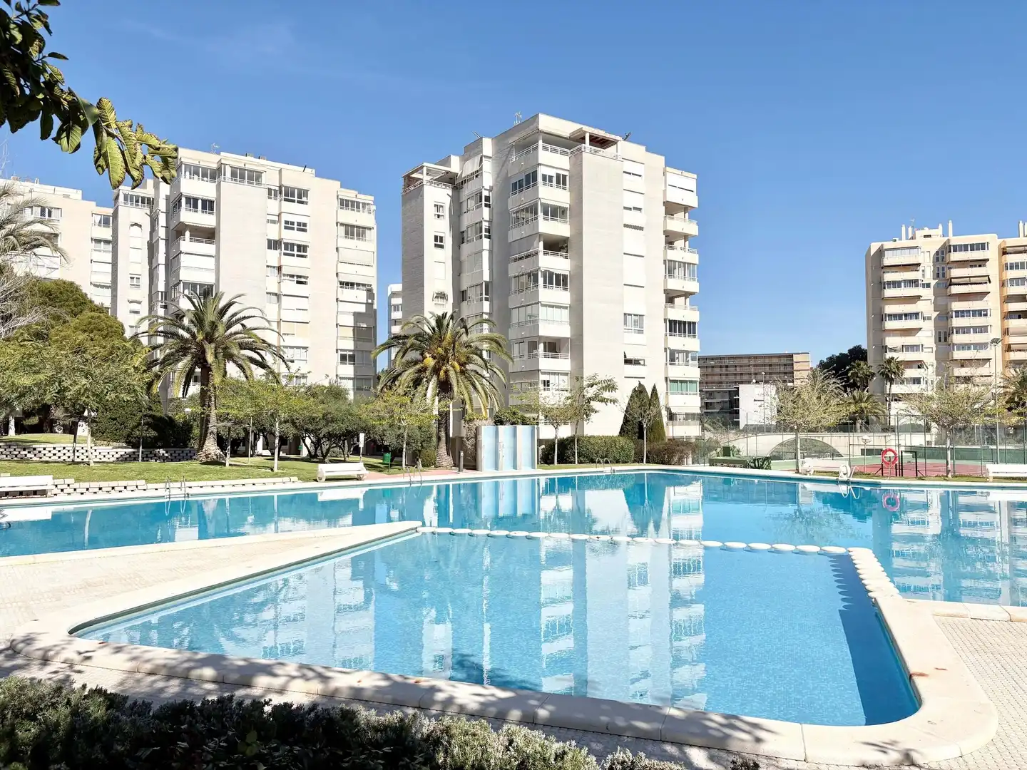 Piscina de Piso en venta en Alicante / Alacant con Aire acondicionado, Trastero y Piscina