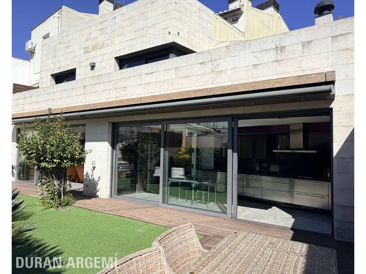 Terrassa de Casa o xalet en venda en Terrassa amb Aire condicionat, Calefacció i Jardí privat