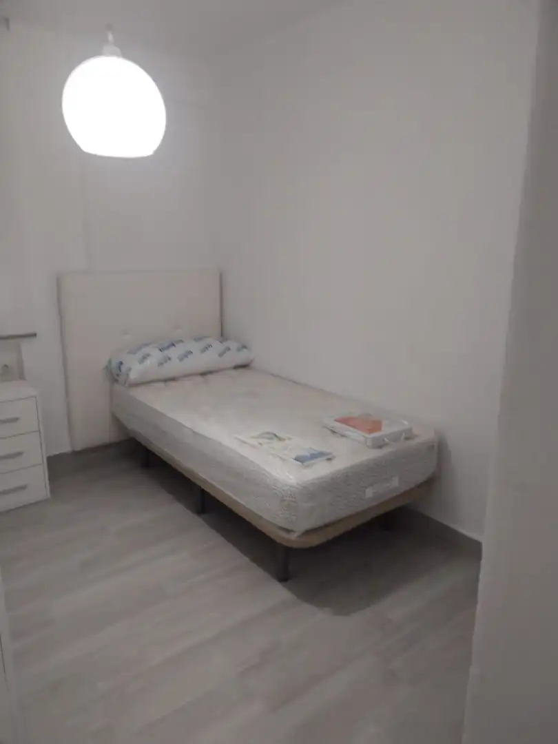 Habitación de Piso de alquiler en Huelva con Amueblado y Lavadora
