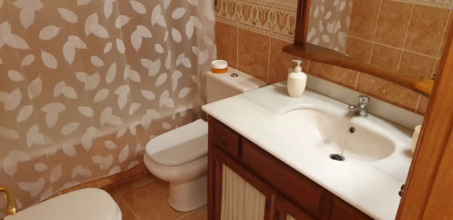 Bathroom of Flat for sale in Elche / Elx  with Heating and Furnished