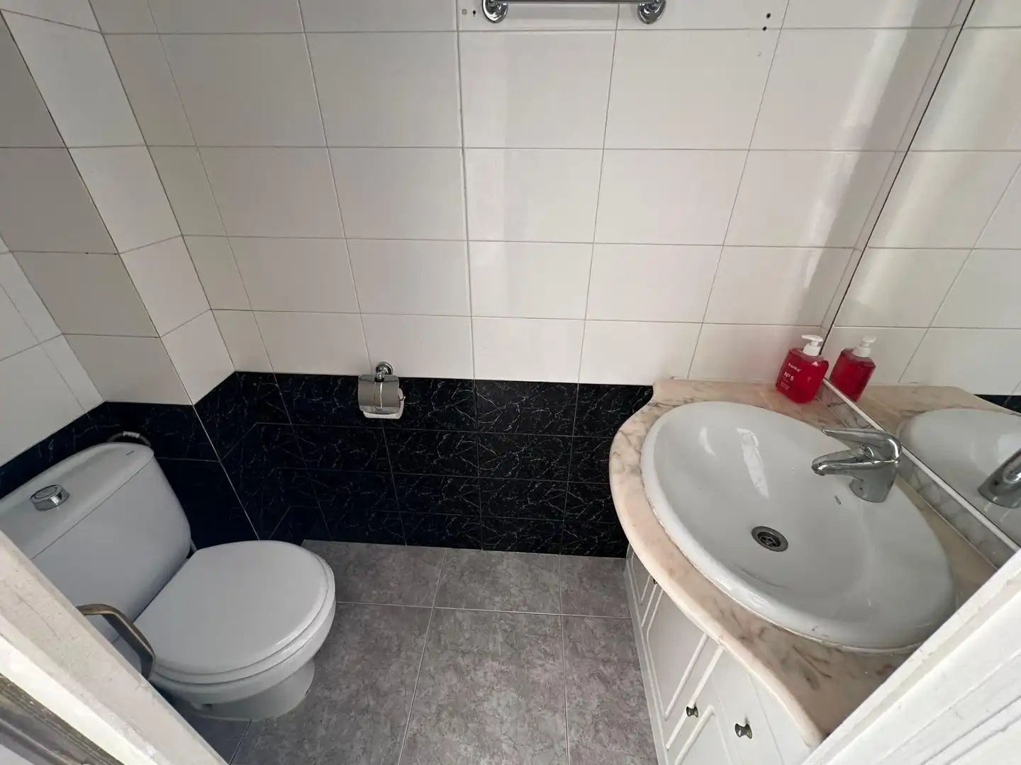 Baño de Casa adosada en venta en Benidorm con Aire acondicionado, Calefacción y Jardín privado