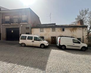 Vista exterior de Casa adosada en venda en Ávila Capital amb Terrassa
