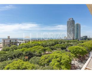 Exterior view of Duplex for sale in  Barcelona Capital  with Air Conditioner, Terrace and Storage room