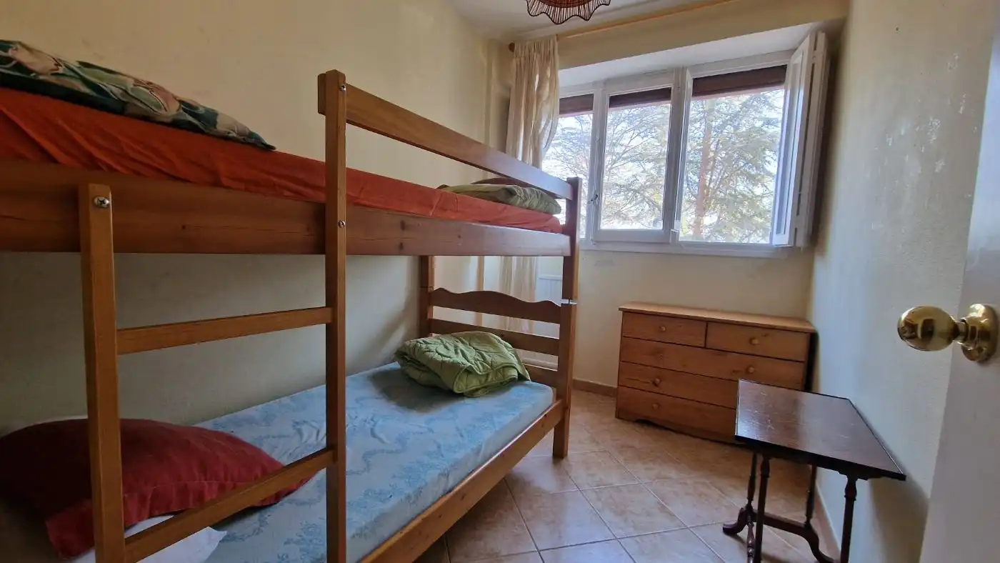 Schlafzimmer von Wohnung zur Miete in Jaca mit Heizung, Privatgarten und Terrasse