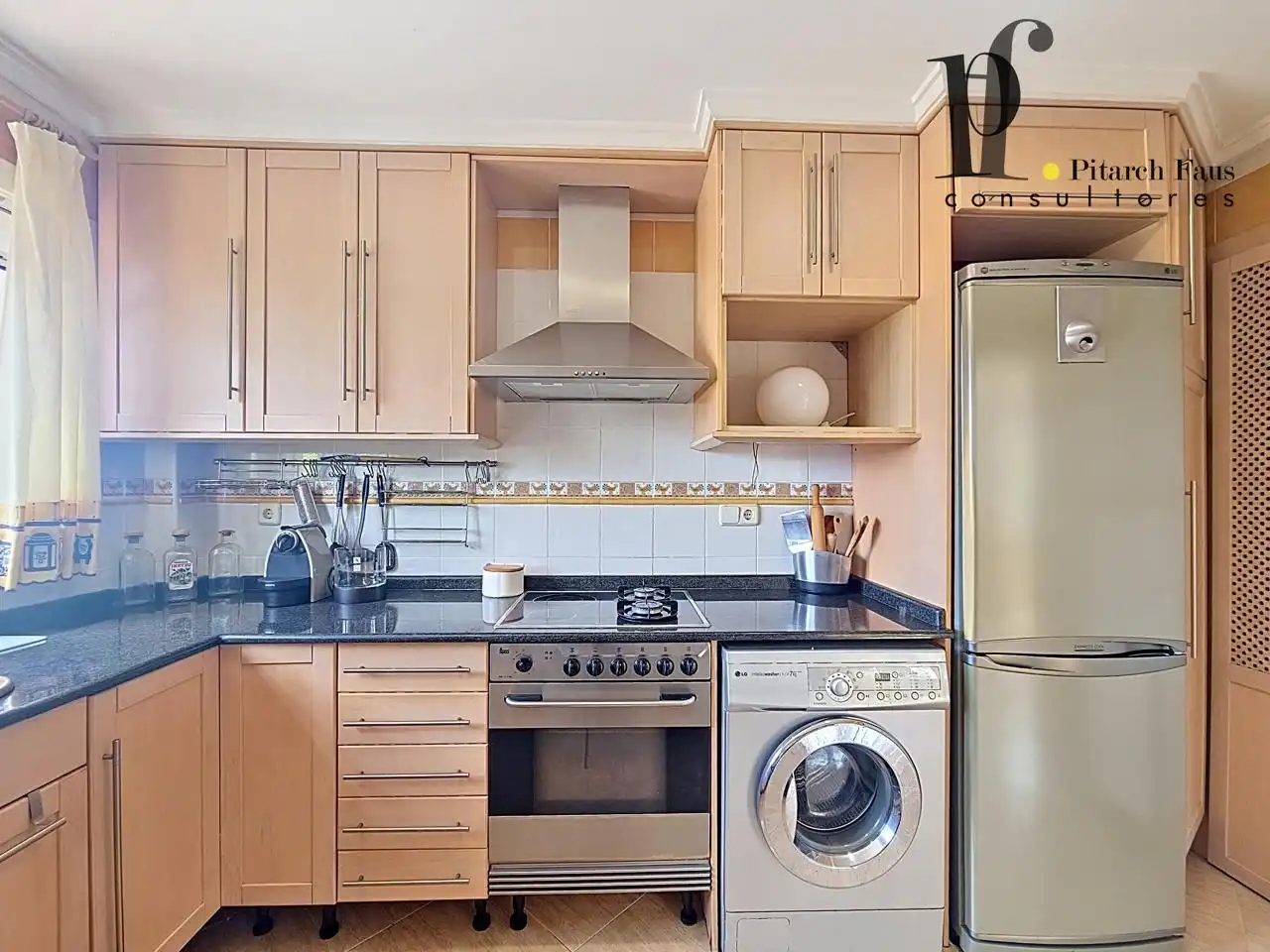 Cocina de Casa o chalet en venta en La Pobla de Vallbona con Aire acondicionado, Calefacción y Jardín privado