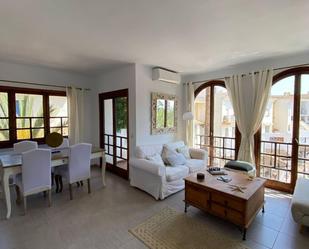 Living room of Flat for sale in Marbella  with Air Conditioner, Parquet flooring and Terrace