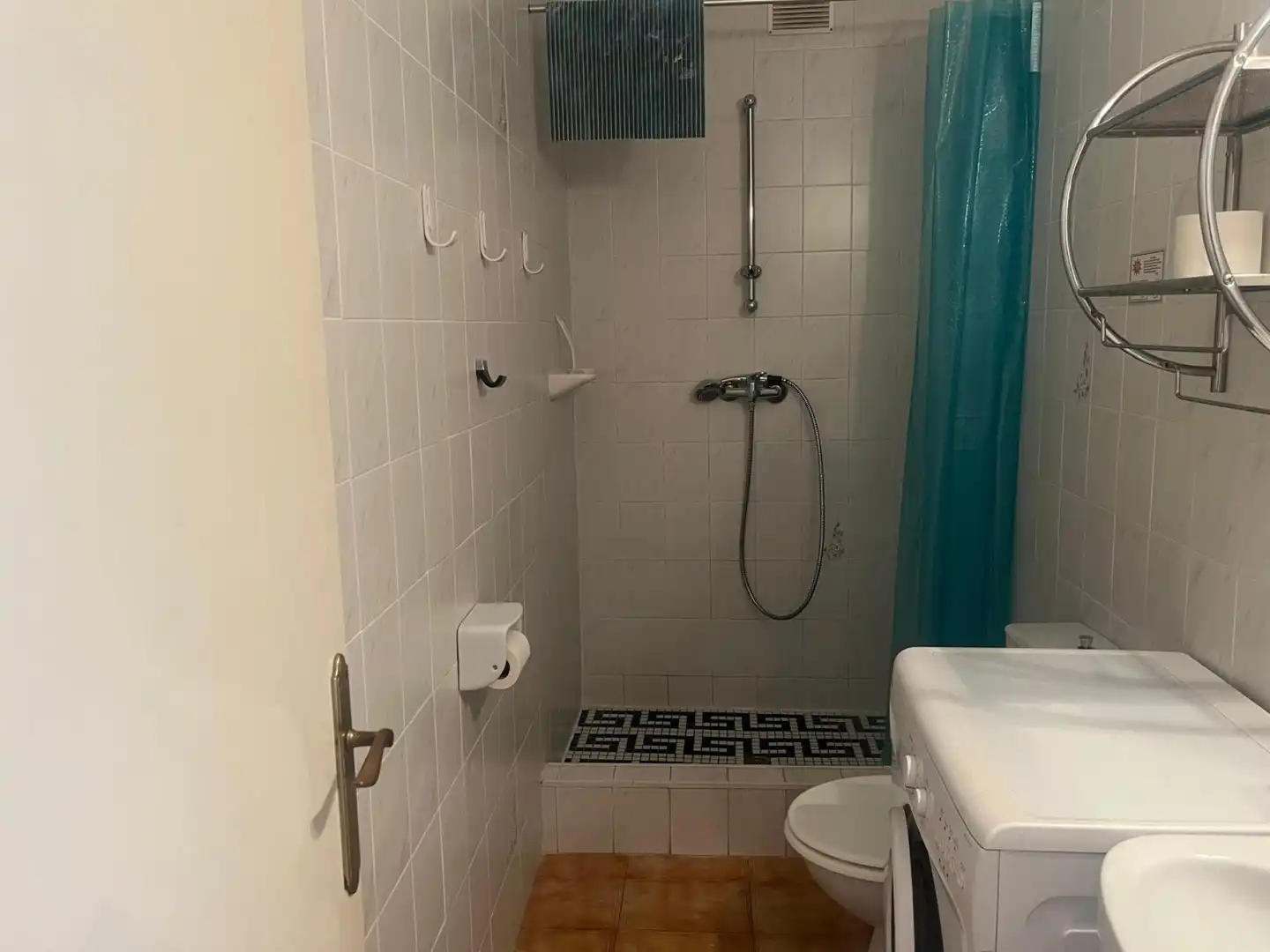 Badezimmer von Einfamilien-Reihenhaus zum Verkauf in Empuriabrava mit Privatgarten und Terrasse