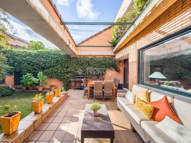 Casa adosada en Venta en Montecarmelo