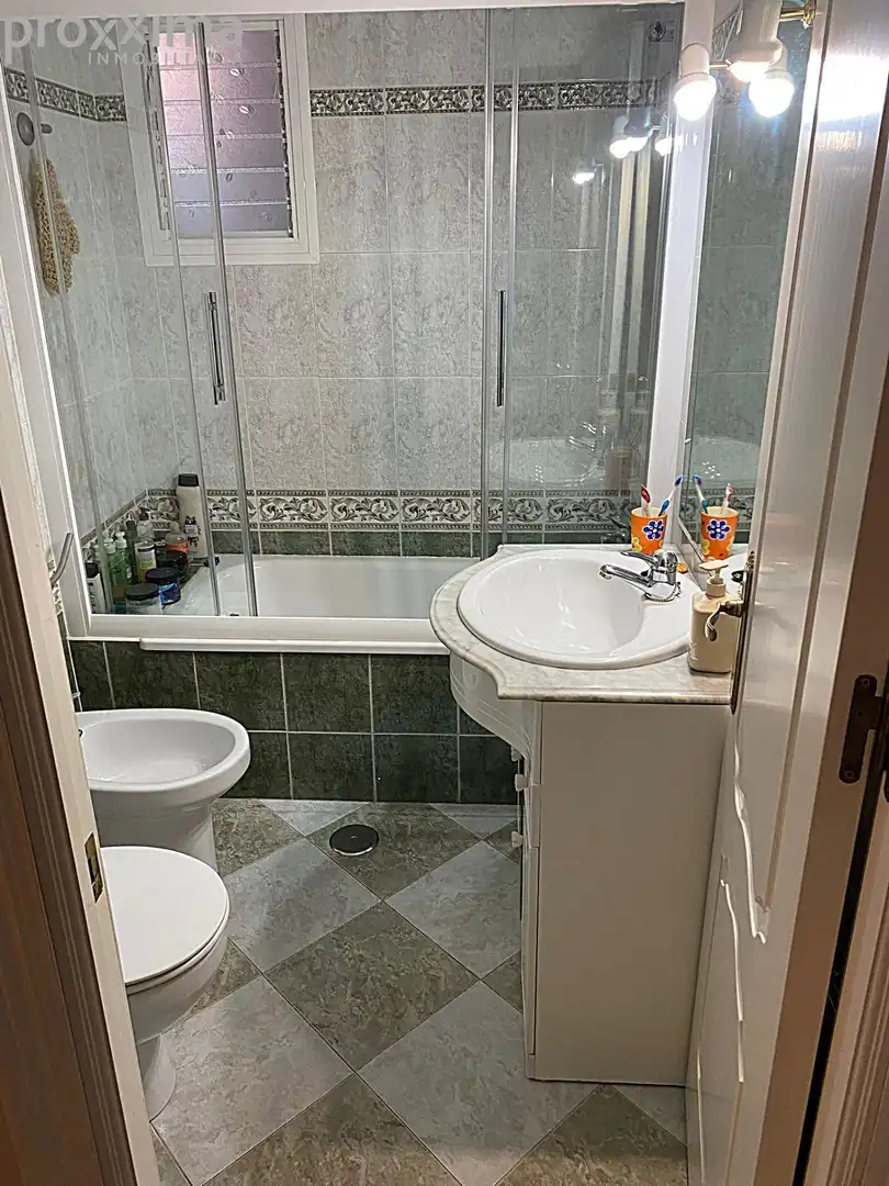 Bathroom of Flat for sale in Montequinto  with Air Conditioner, Private garden and Terrace
