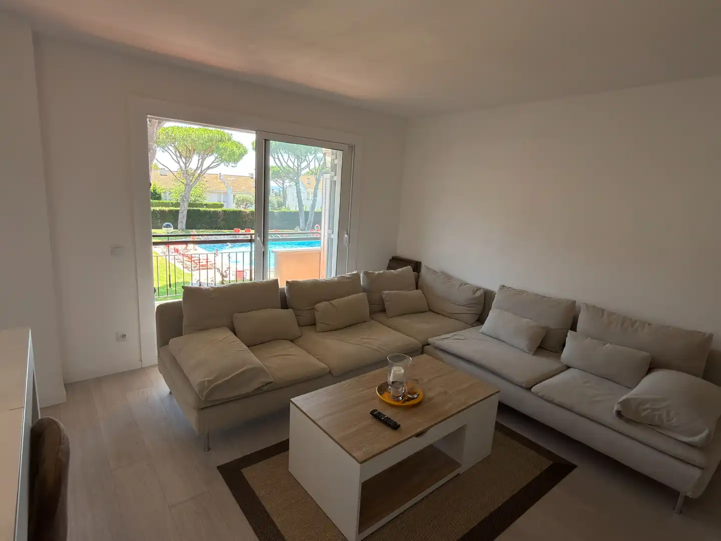 Sala d'estar de Apartament en venda en Palafrugell amb Calefacció, Parquet i Terrassa