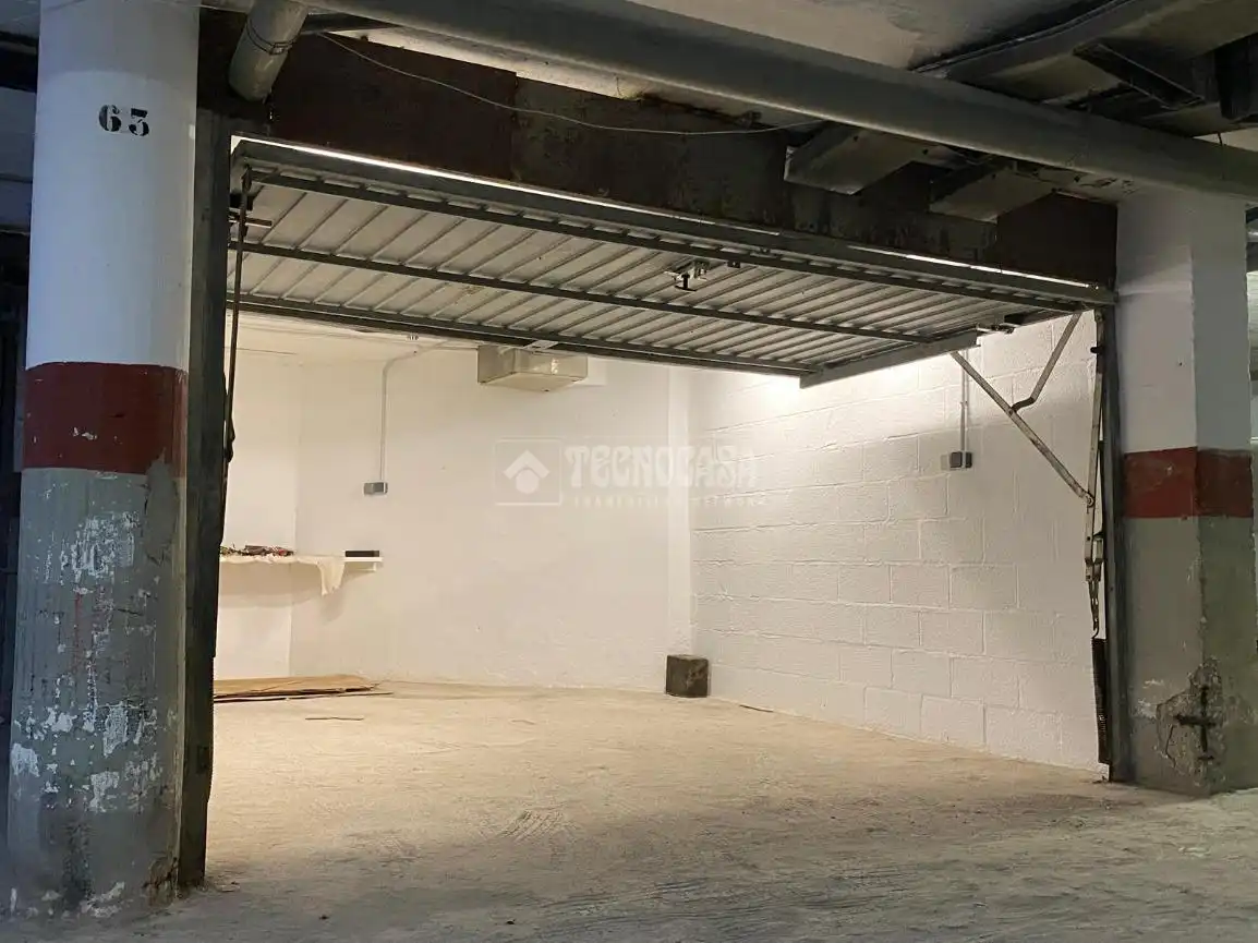 Garage zum Verkauf in Manilva