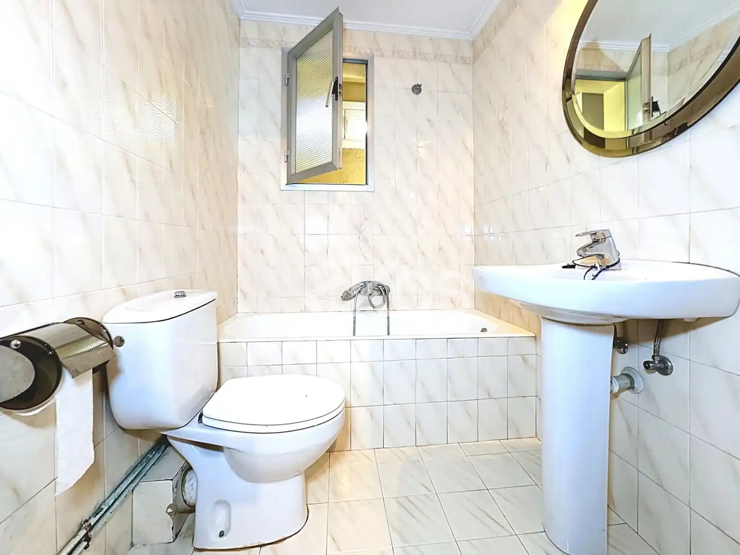 Bathroom of Flat for sale in Arrasate / Mondragón  with Heating and Balcony