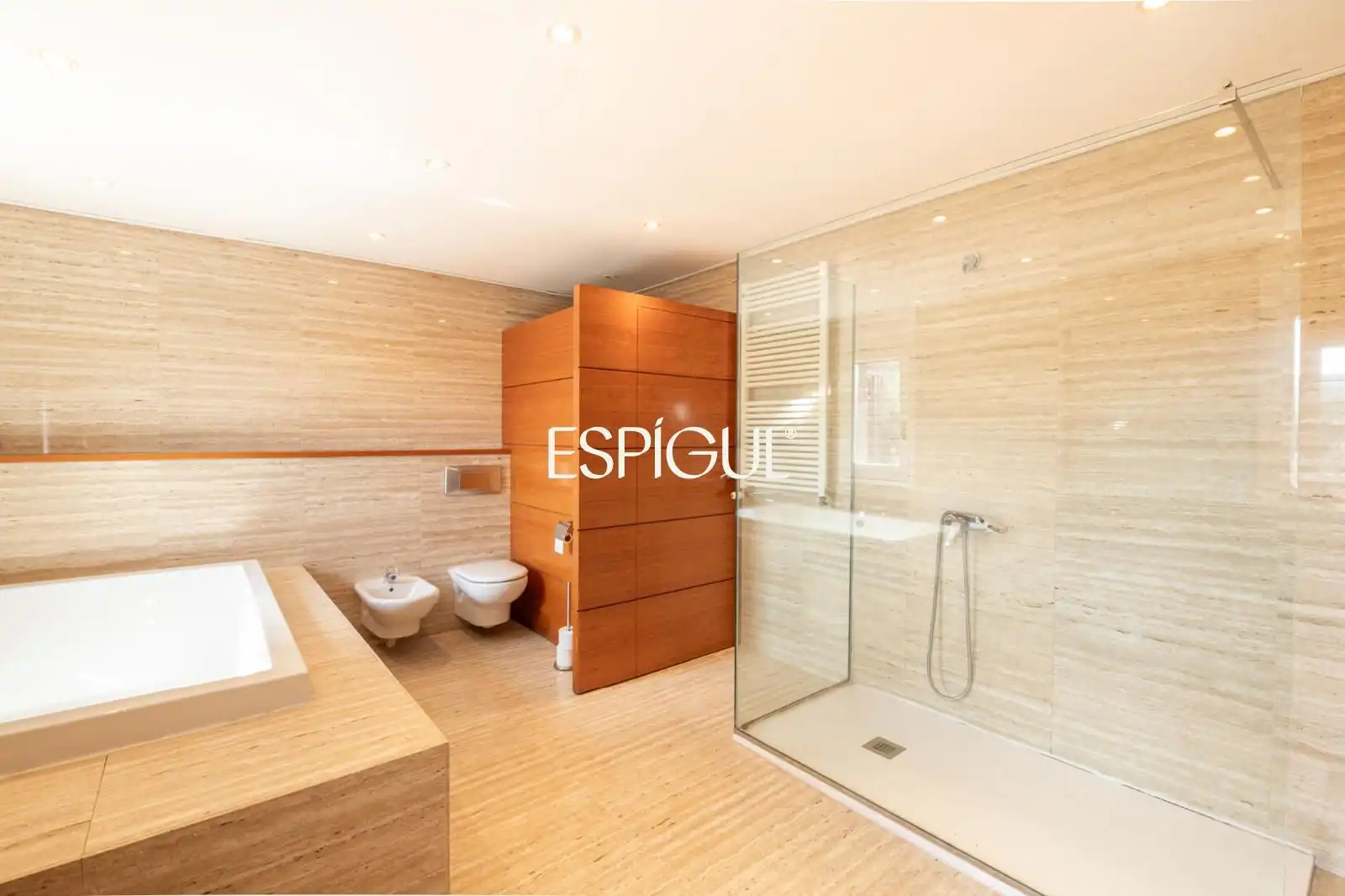 Bathroom of Houses for sale in Sant Cugat del Vallès  with Air Conditioner, Heating and Private garden