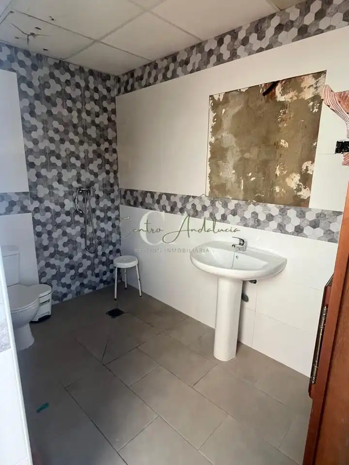 Baño de Casa o chalet en venta en Puente Genil con Aire acondicionado, Jardín privado y Terraza