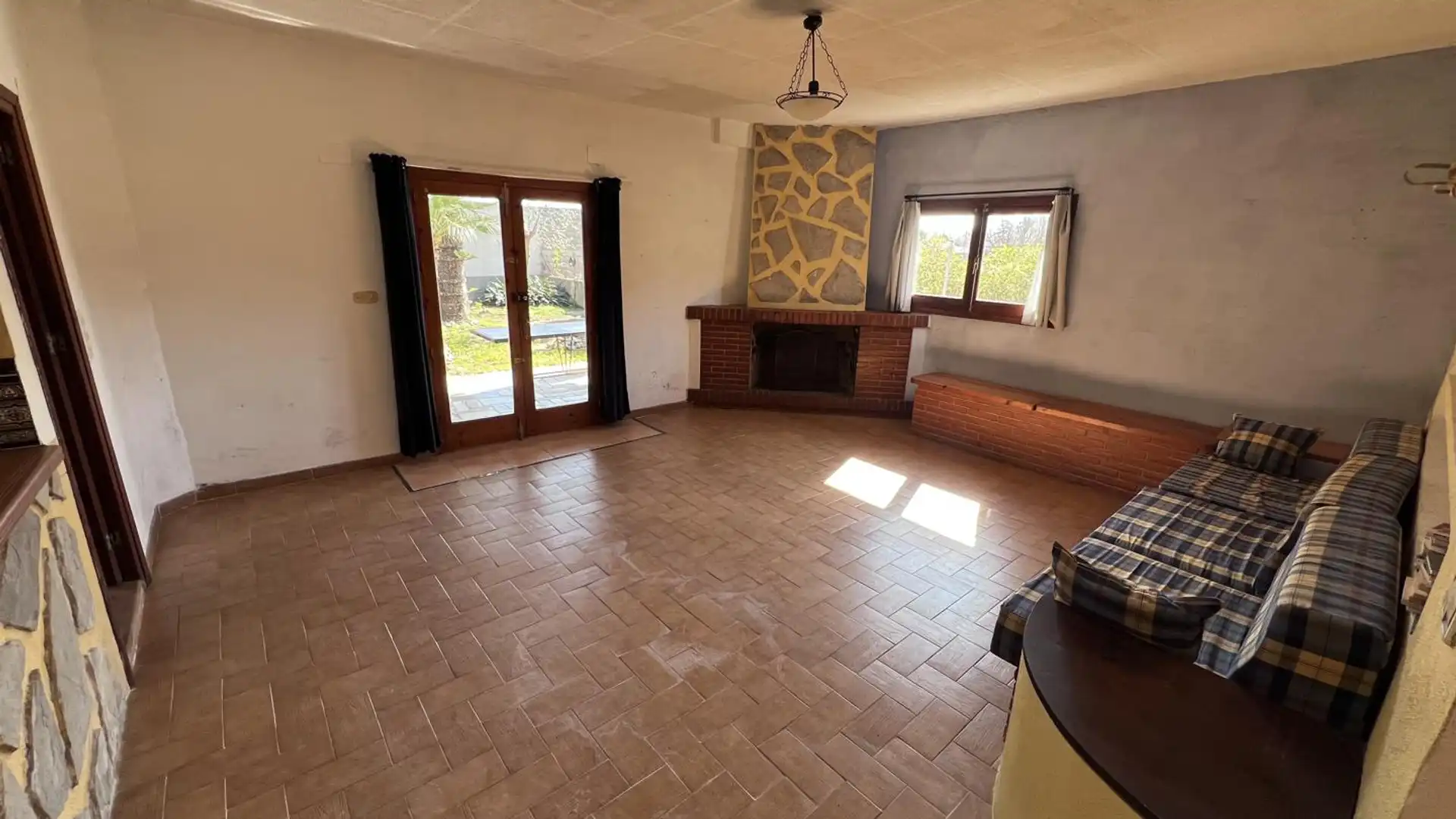 Sala d'estar de Casa o xalet en venda en Benicarló amb Aire condicionat, Jardí privat i Terrassa