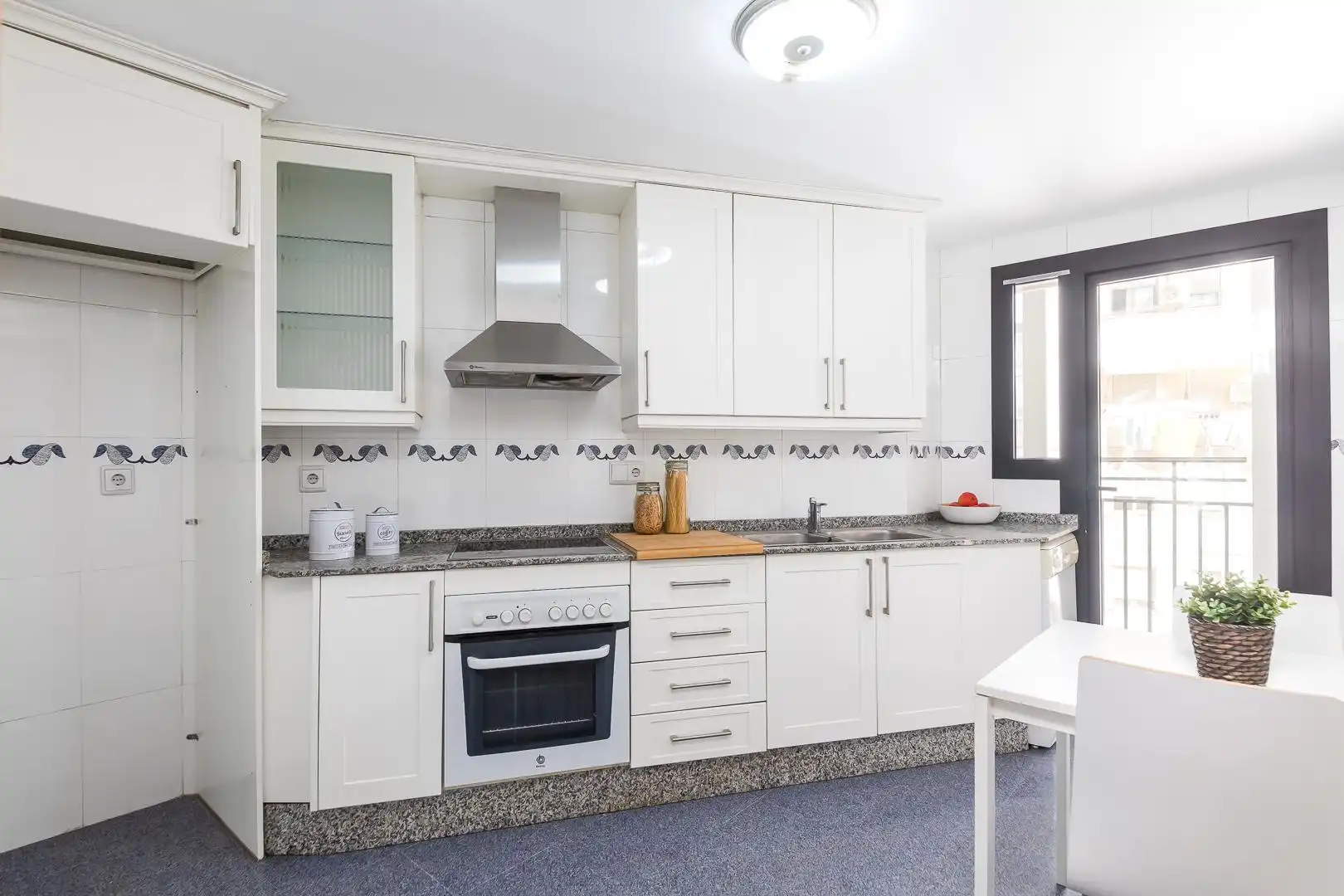 Kitchen of Flat for rent in Valencia  with Air Conditioner, Heating and Storage room