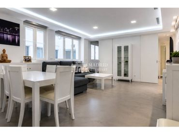 Flat with lift for sale in Calle José Ortega y Gasset