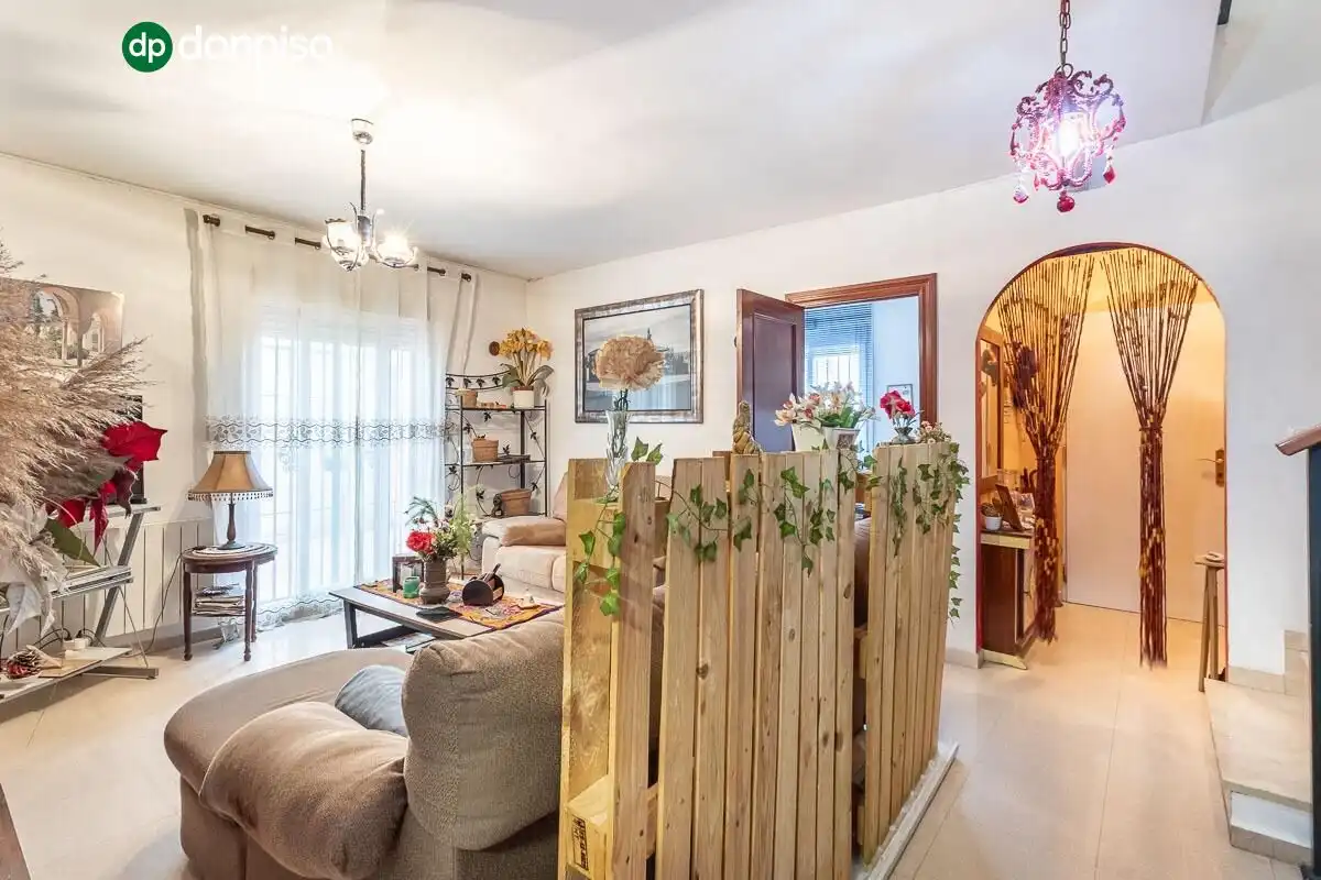 Casa aparellada amb terrassa en venda a Camino CEMENTERIO, imagen 7