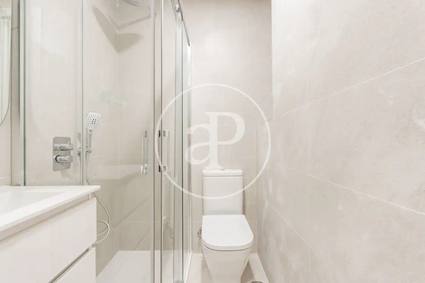 Baño de Piso en venta en Madrid con Calefacción y Amueblado