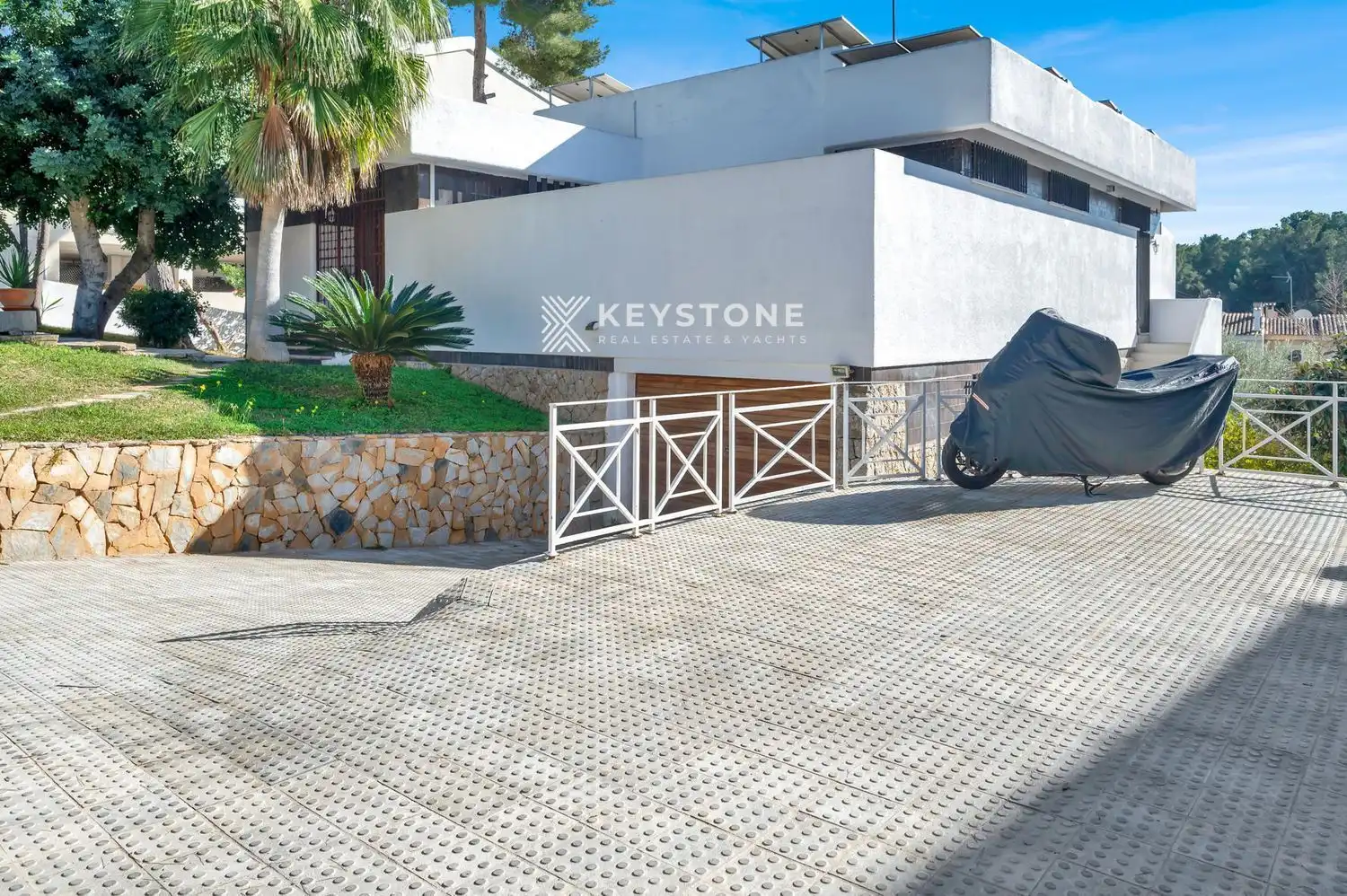 Vista exterior de Casa o xalet en venda en Calvià amb Terrassa, Traster i Piscina