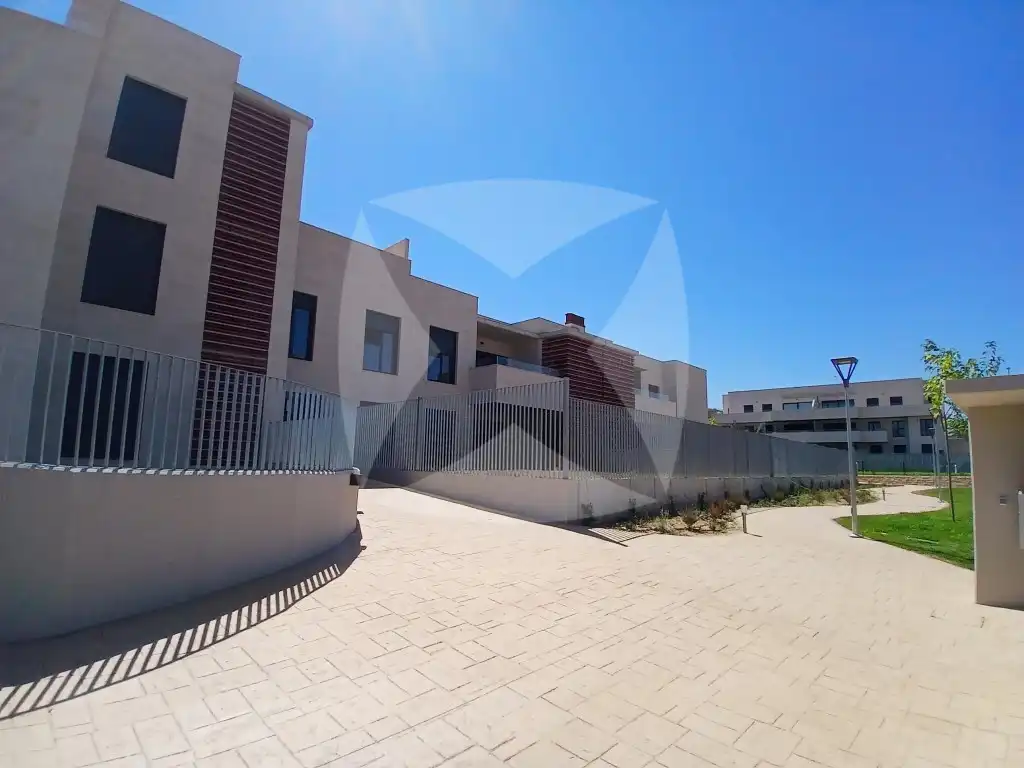 Außenansicht von Wohnung zur Miete in Badajoz mit Klimaanlage, Privatgarten und Terrasse