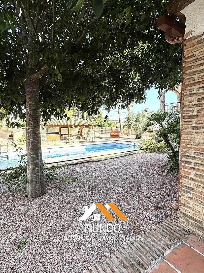 Piscina de Casa o xalet de lloguer en Paterna amb Aire condicionat, Calefacció i Terrassa