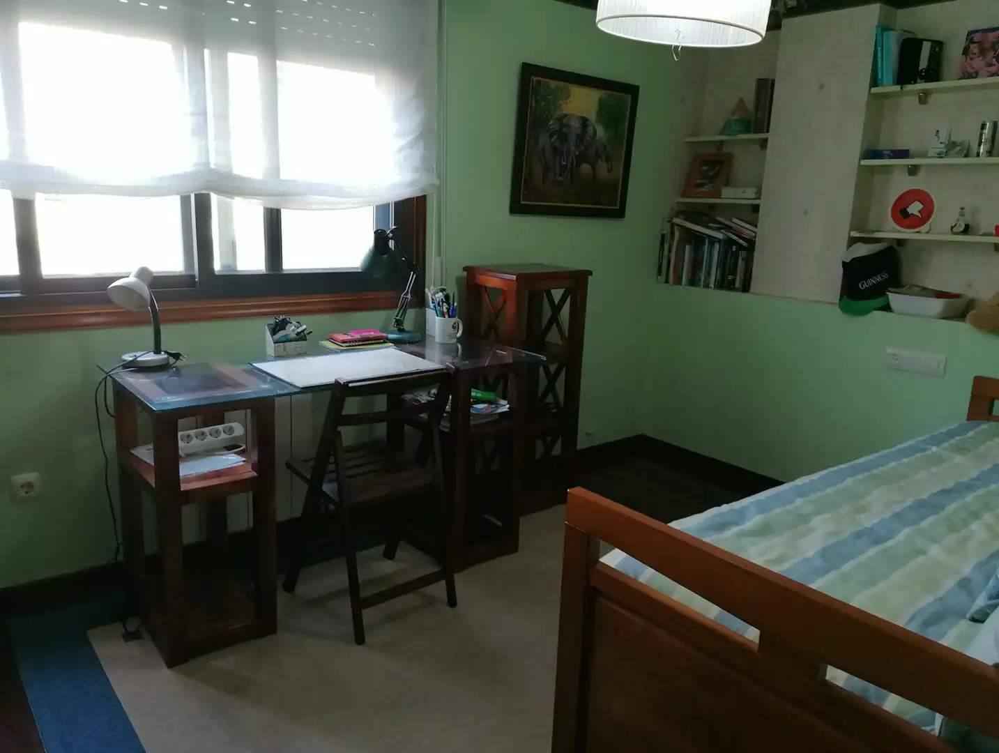Dormitori de Apartament en venda en Vigo  amb Calefacció, Jardí privat i Parquet