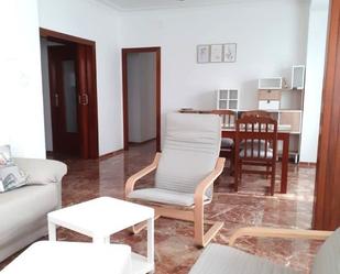 Sala d'estar de Pis de lloguer en  Córdoba Capital amb Aire condicionat, Moblat i Forn