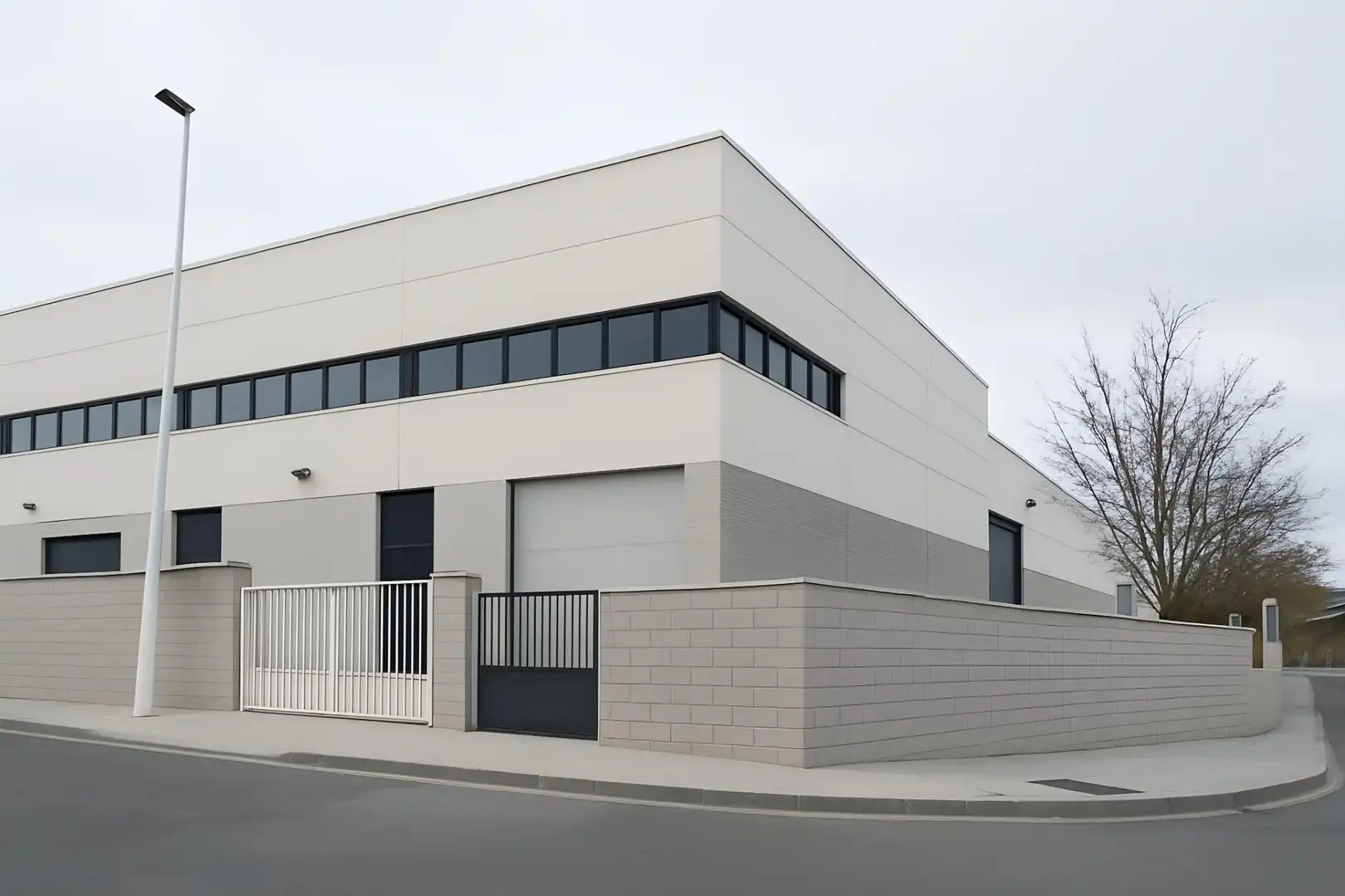 Nave industrial en venta en Sant Andreu de la Barca, imagen 2