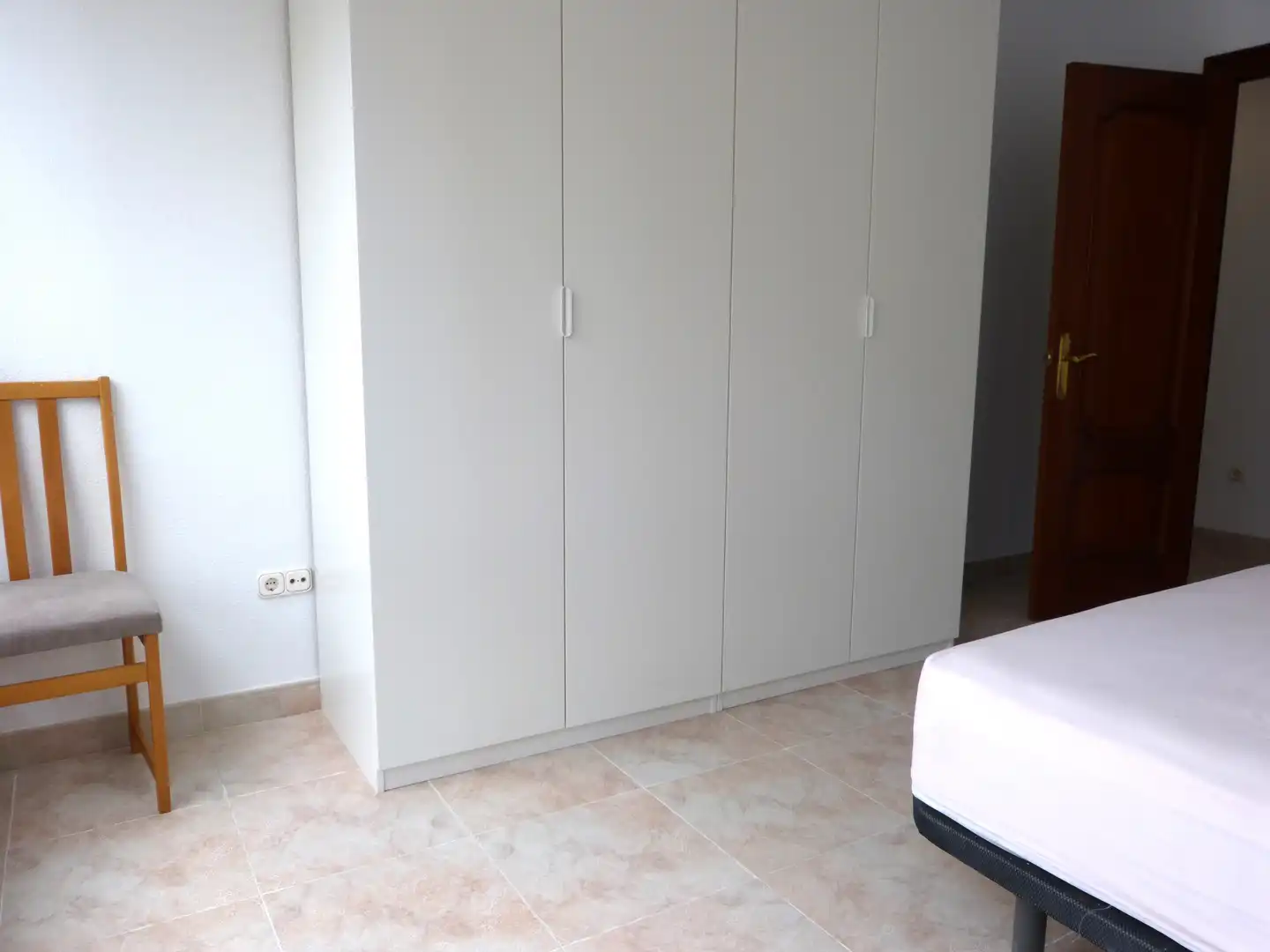 Flat for rent in Calle Navarro Rodrigo, Centro
